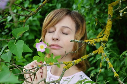 女人脸上有胎记克夫吗，不同位置胎记命运不同