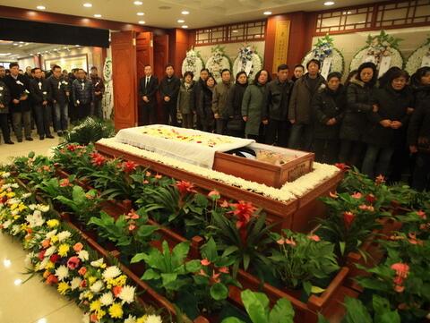 周公解梦做梦梦见人死了是什么意思，做梦做梦梦见人死了代表什么