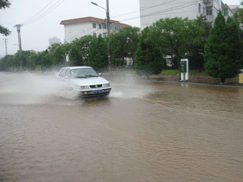 周公解梦梦见下雨涨水是什么 做梦梦到下雨涨水代表什么