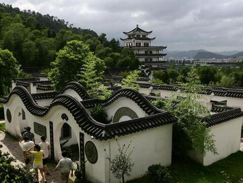 论述风水先生看坟地风水